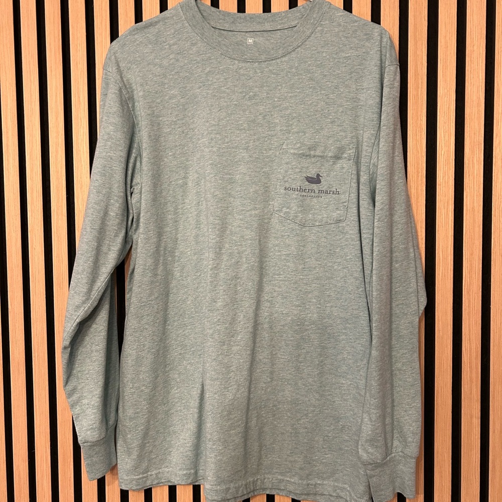 Men’s Medium southern marsh long sleeve Tshirt